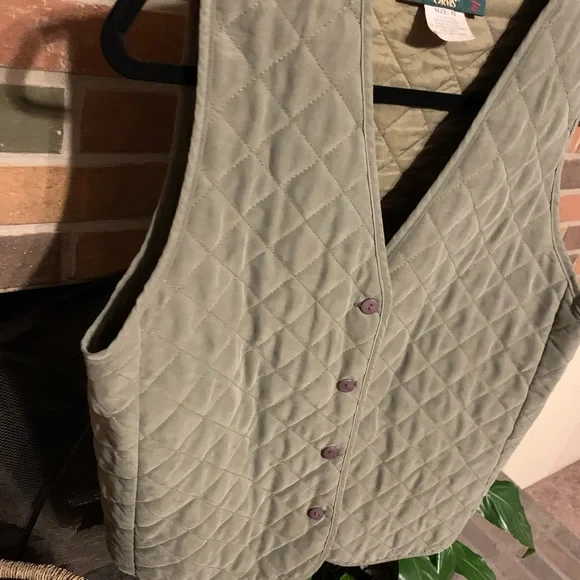 M Vintage USA Made Quited Olive ORVIS Vest - Picture 7 of 10